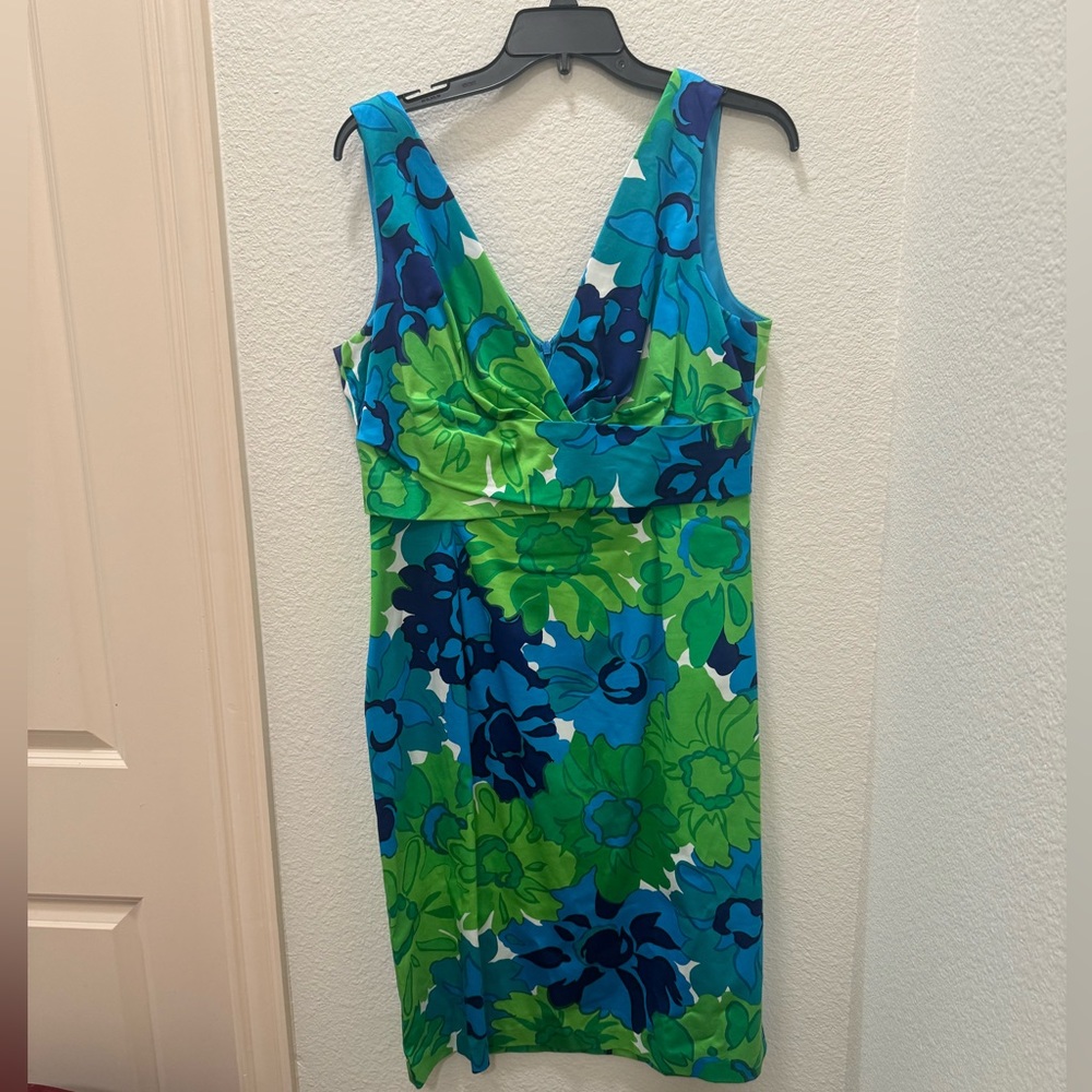 Sleeveless Donna Ricco, size 14